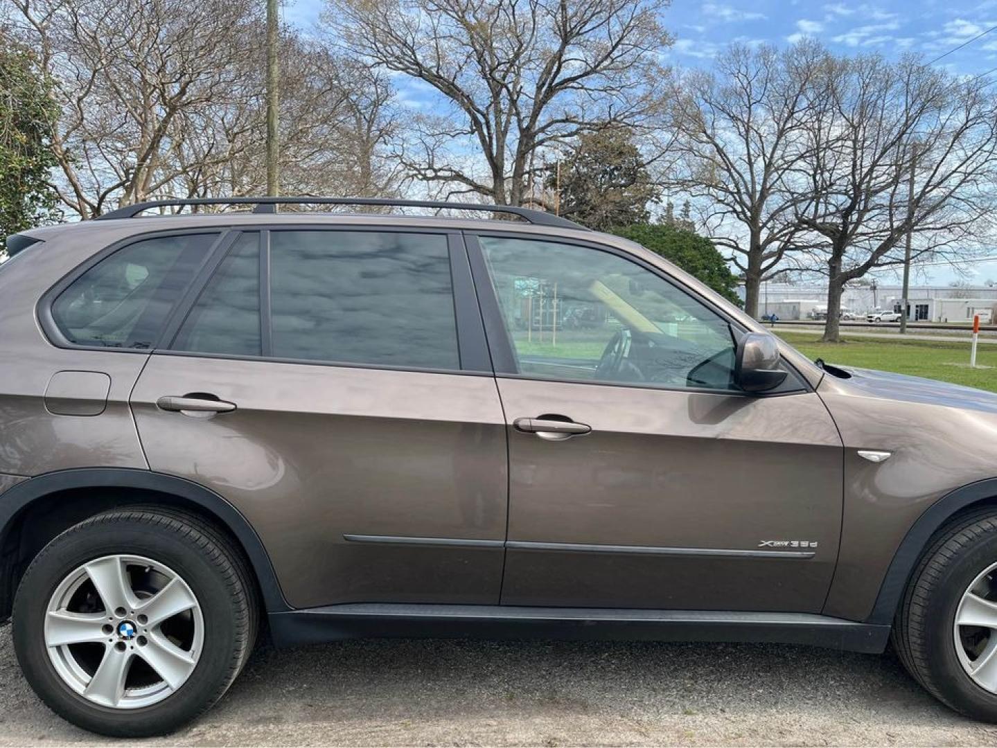 2012 Brown /Tan BMW X5 xDrive 35D (5UXZW0C59CL) with an 3.0 M57 i6 engine, 6 Speed Auto transmission, located at 5700 Curlew Drive, Norfolk, VA, 23502, (757) 455-6330, 36.841885, -76.209412 - Photo#3